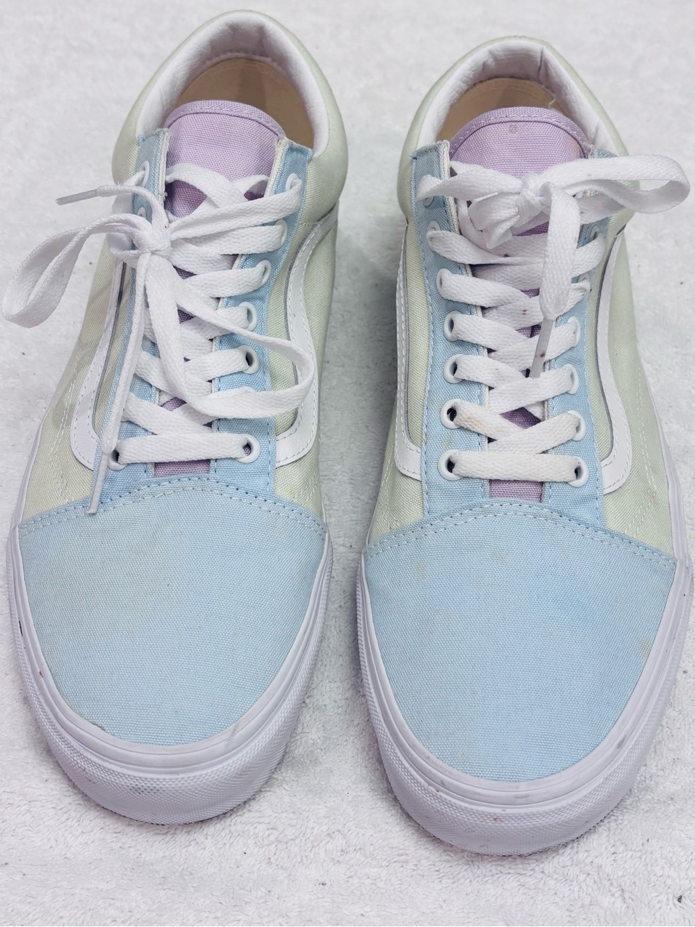 Almost Brand New Vans Sneakers - men’s size 11.5 / women’s 13 - box 19A